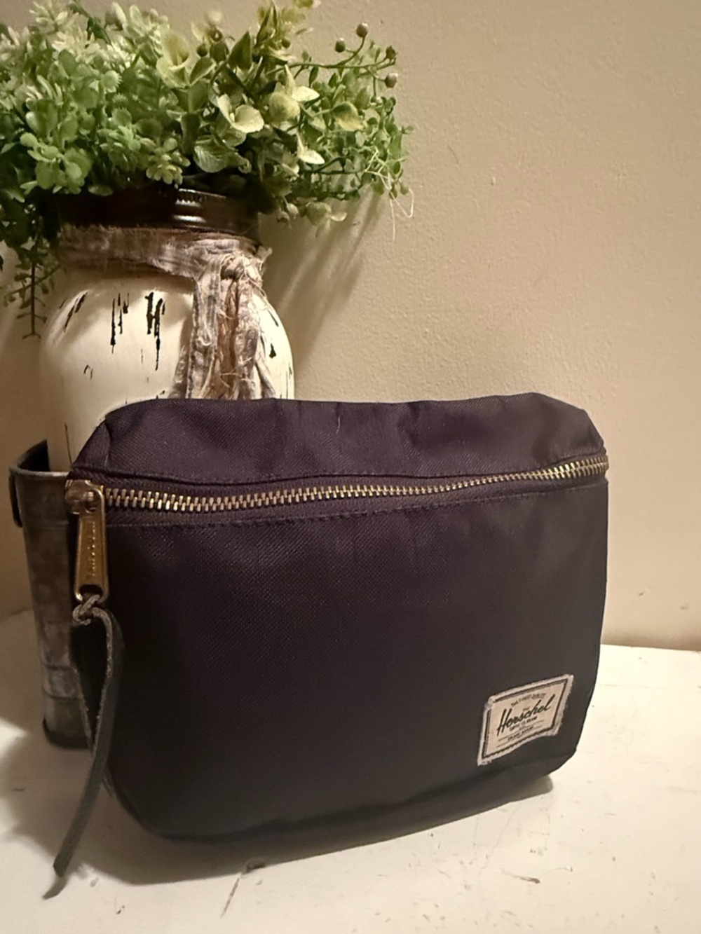 Herschel Supply Co. Black Crossbody / Waist Bag Hip Pack Polyester EUC - Picture 2 of 7